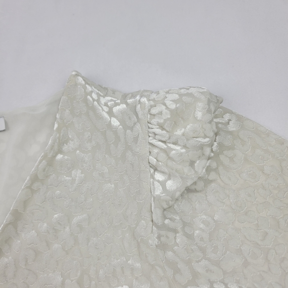 Express winter white velvet snow lepord faux wrap puff shoulder peblum top - Picture 6 of 8